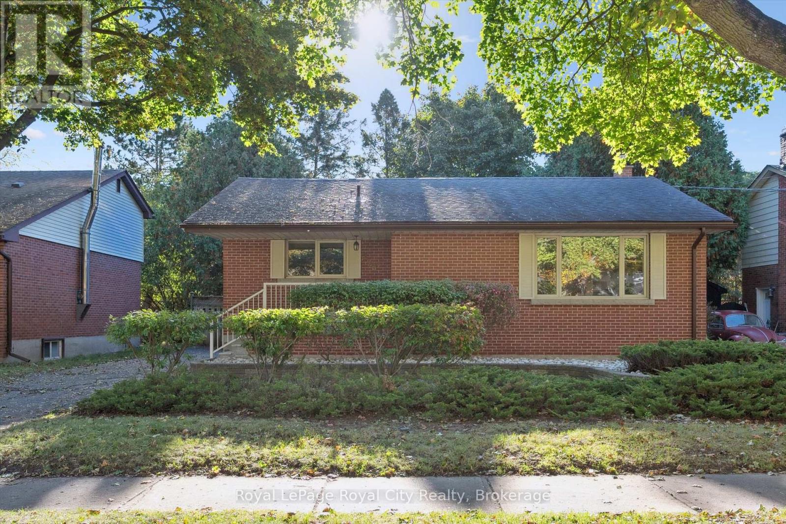 228 Water St, Guelph, ON N1G 1B2