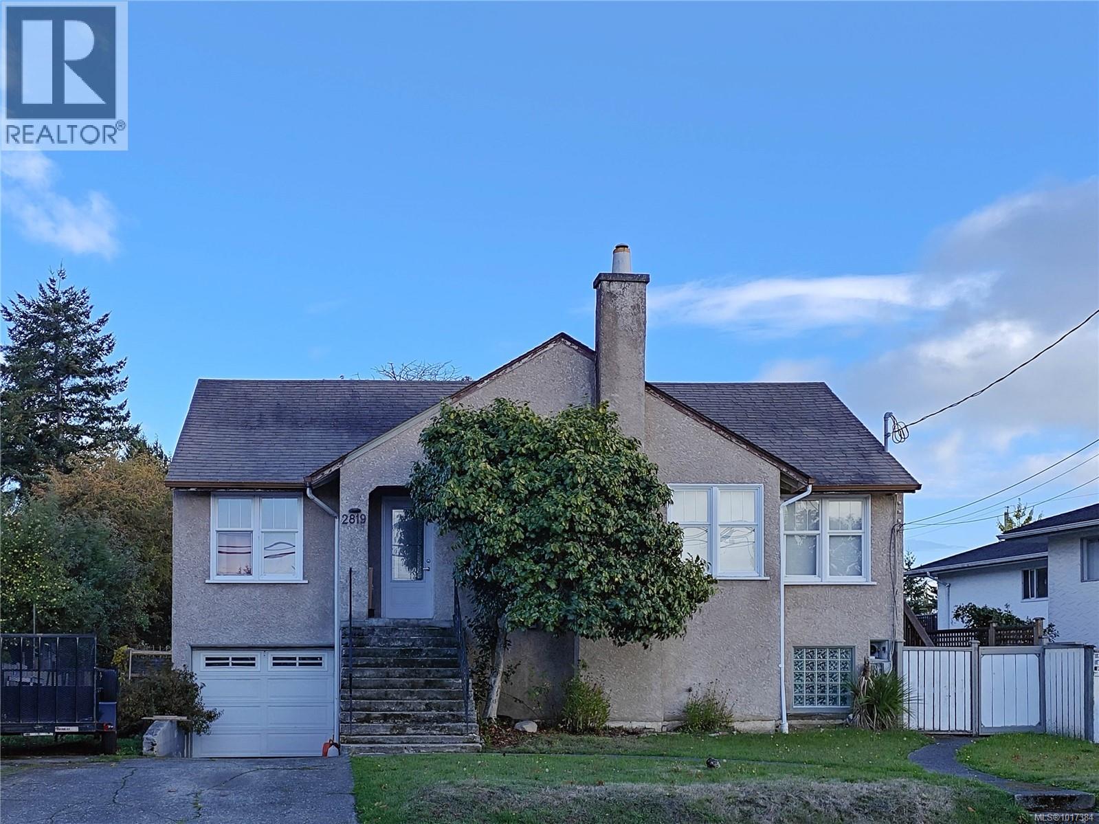 2819 Richmond Rd, Saanich, BC V8R 4T6