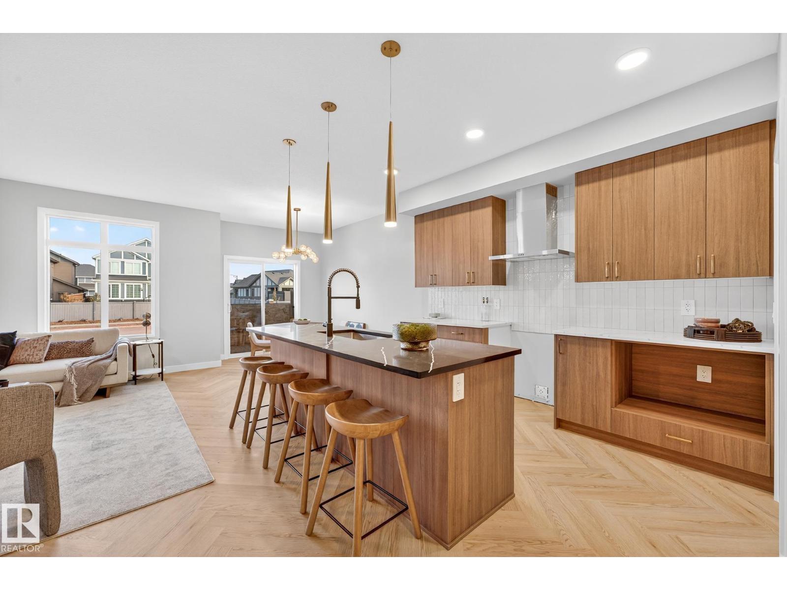 8207 Kiriak Lo SW, Edmonton, AB T6W 5S2