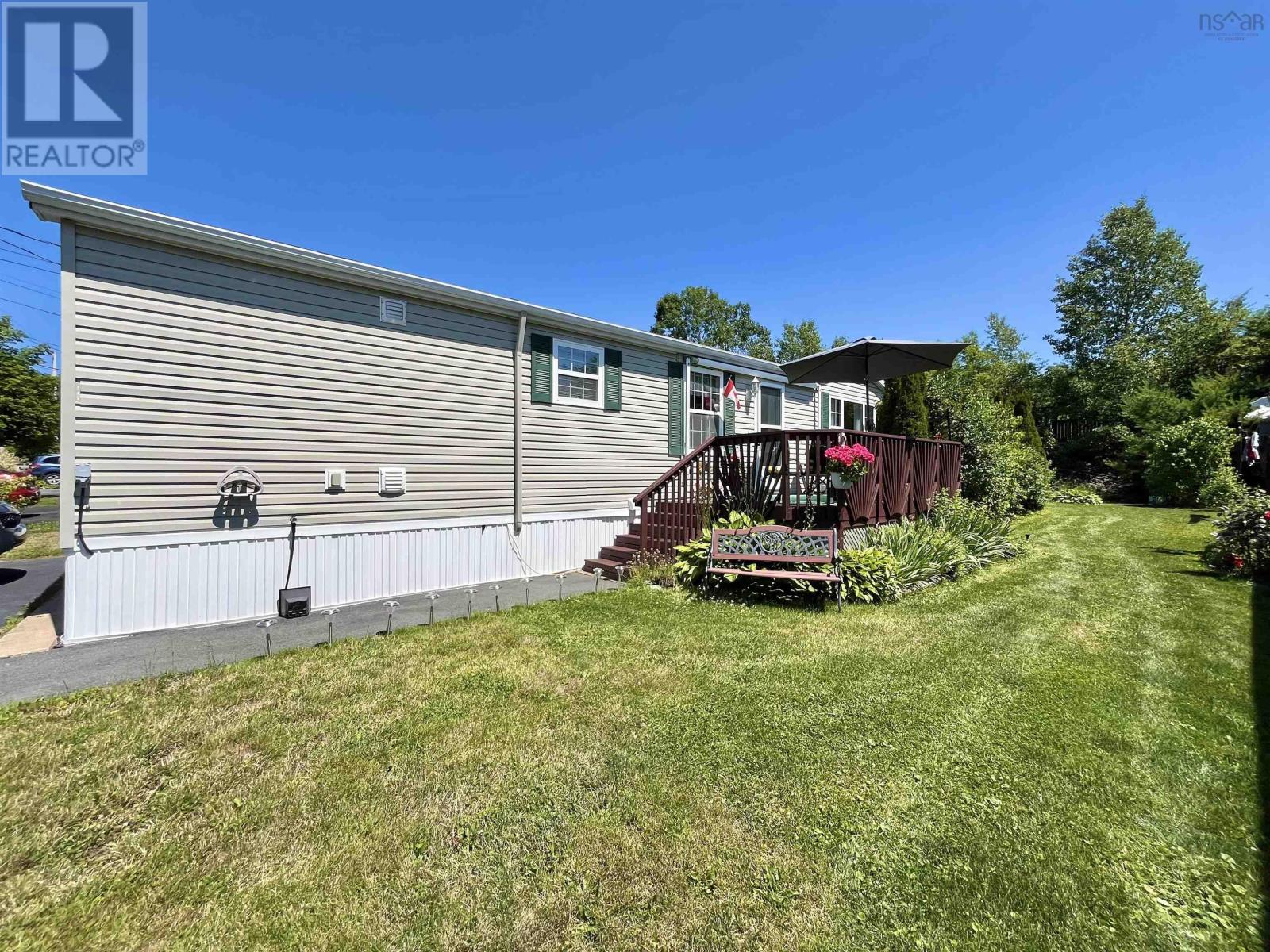 31 Thompson Dr, Bridgewater, NS B4V 4E1