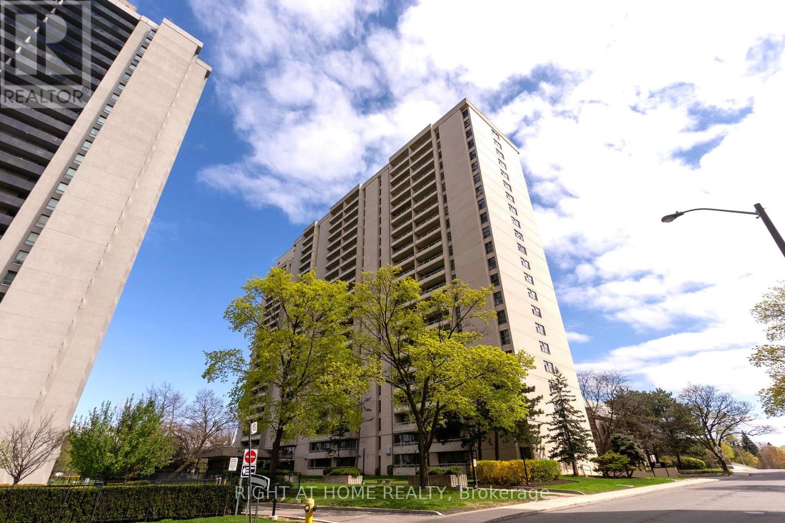 2101 360 Ridelle Ave, Toronto, ON M6B 1K1