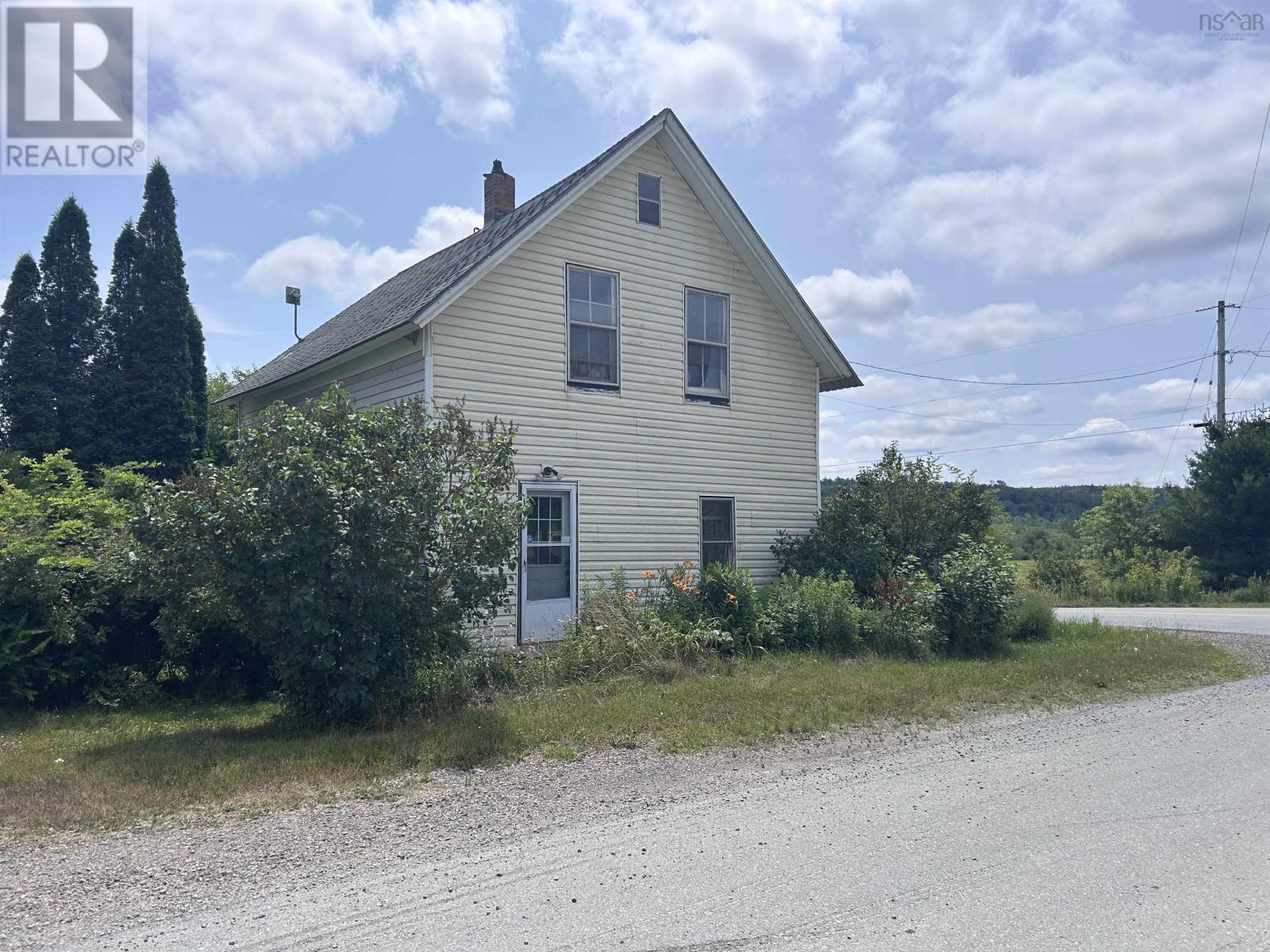 4 Ridge Rd, South Branch, NS B0N 2P0