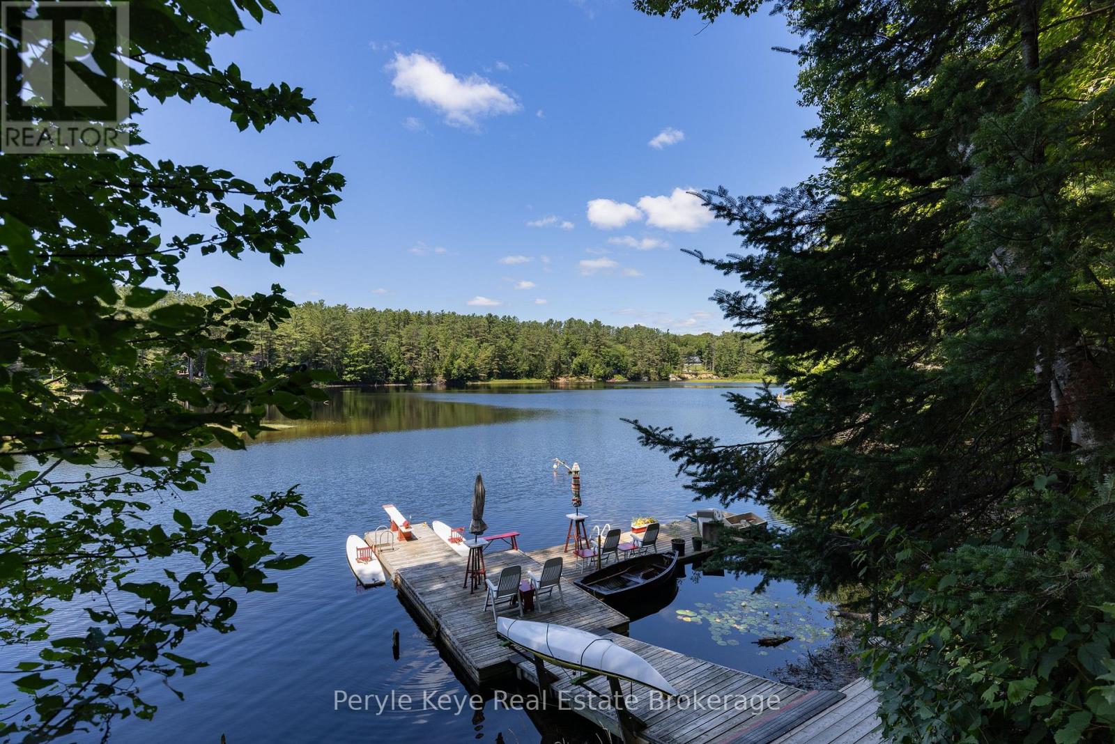 136 Deer Lake Rd, Huntsville, ON P0B 1L0