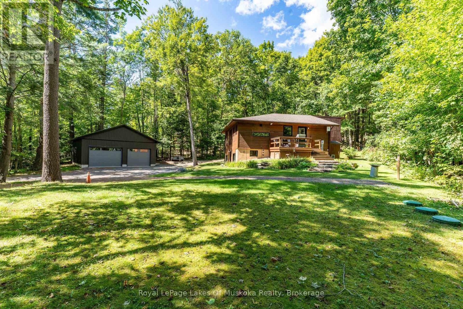 1056 Golden Beach Rd, Bracebridge, ON P1L 1W8