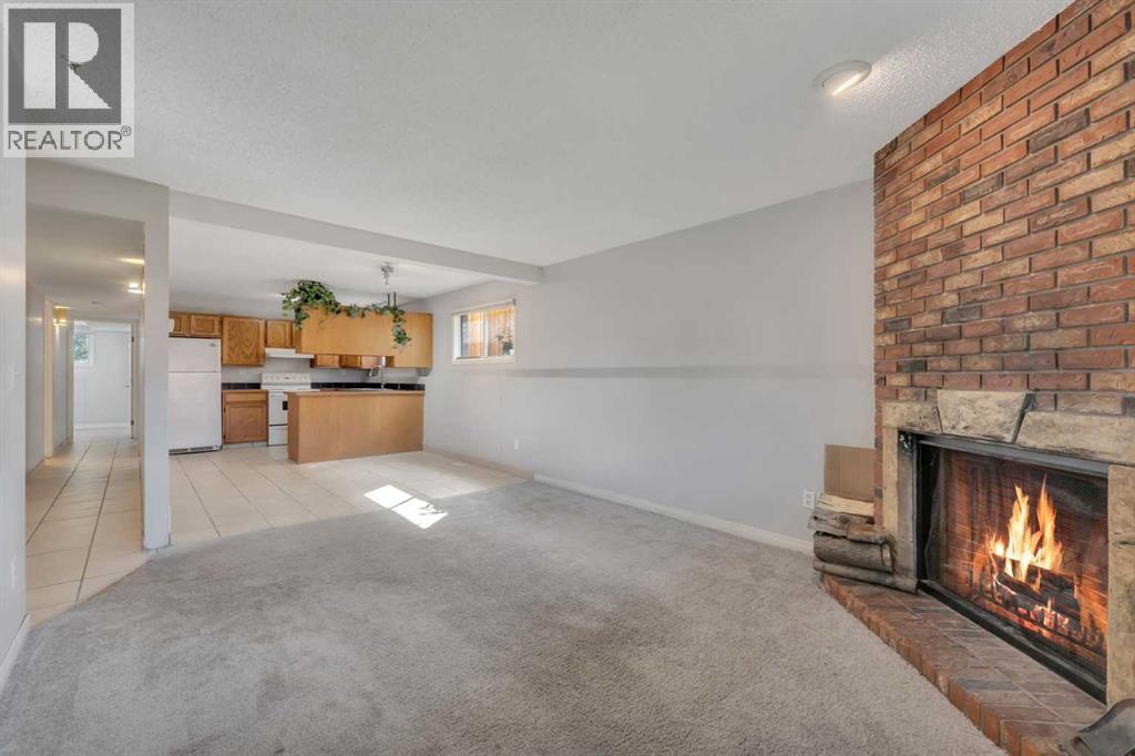 3314 Centre Street Ne Unit 2, Calgary, AB T2E 2X8