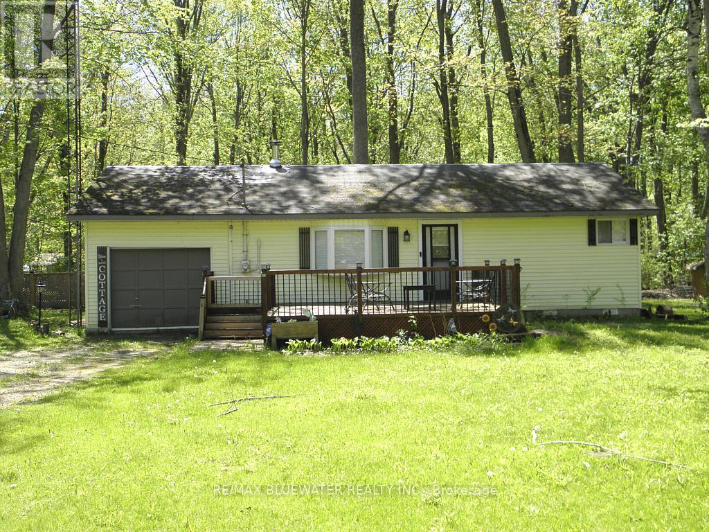6077 Danbea Ln, Lambton Shores Kettle Point, ON N0N 1J1