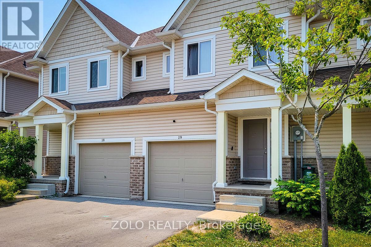 19 60 Canterbury Dr, St. Catharines, ON L2P 0E7