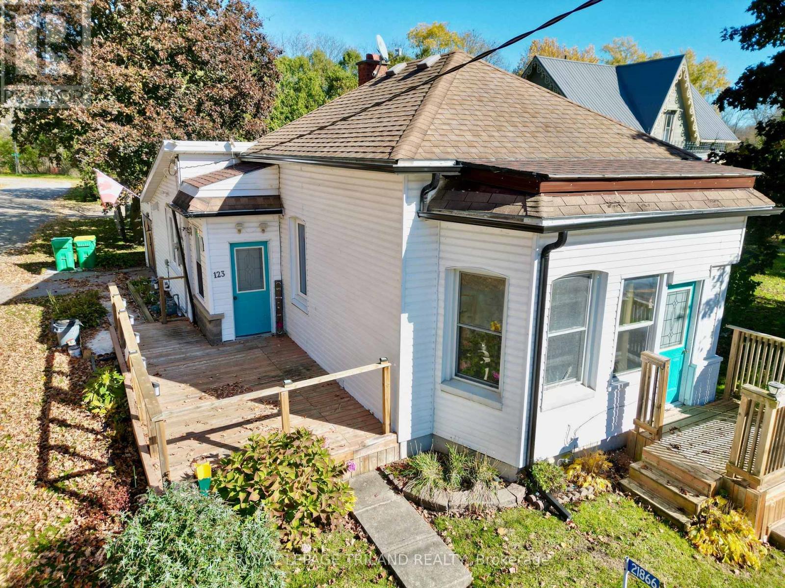 21866 Hagerty Rd, Southwest Middlesex, ON N0L 2N0