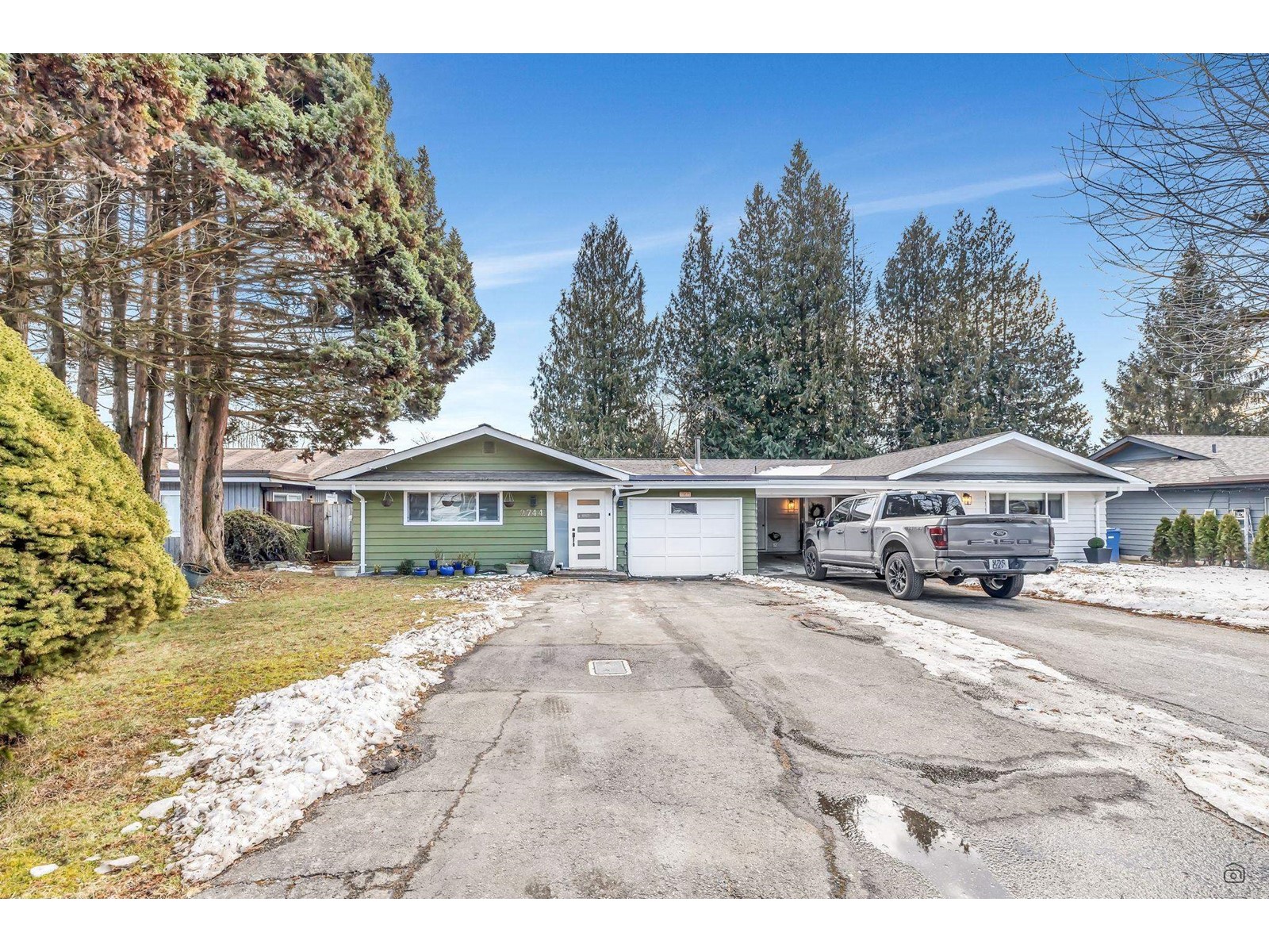 2744 Sandon Dr, Abbotsford, BC V2S 7J3
