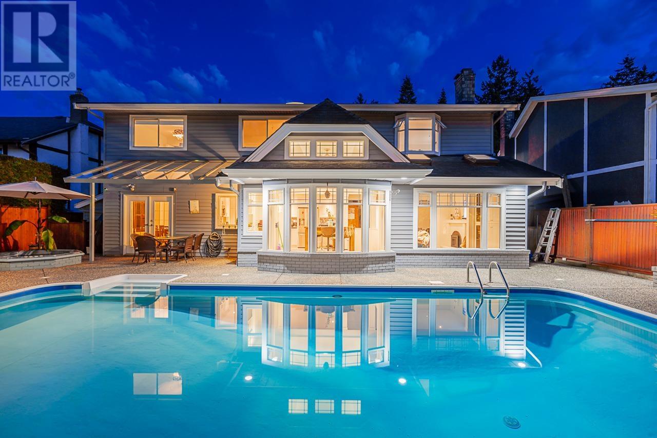 5271 Cambridge Ct, Delta, BC V4M 3Z1