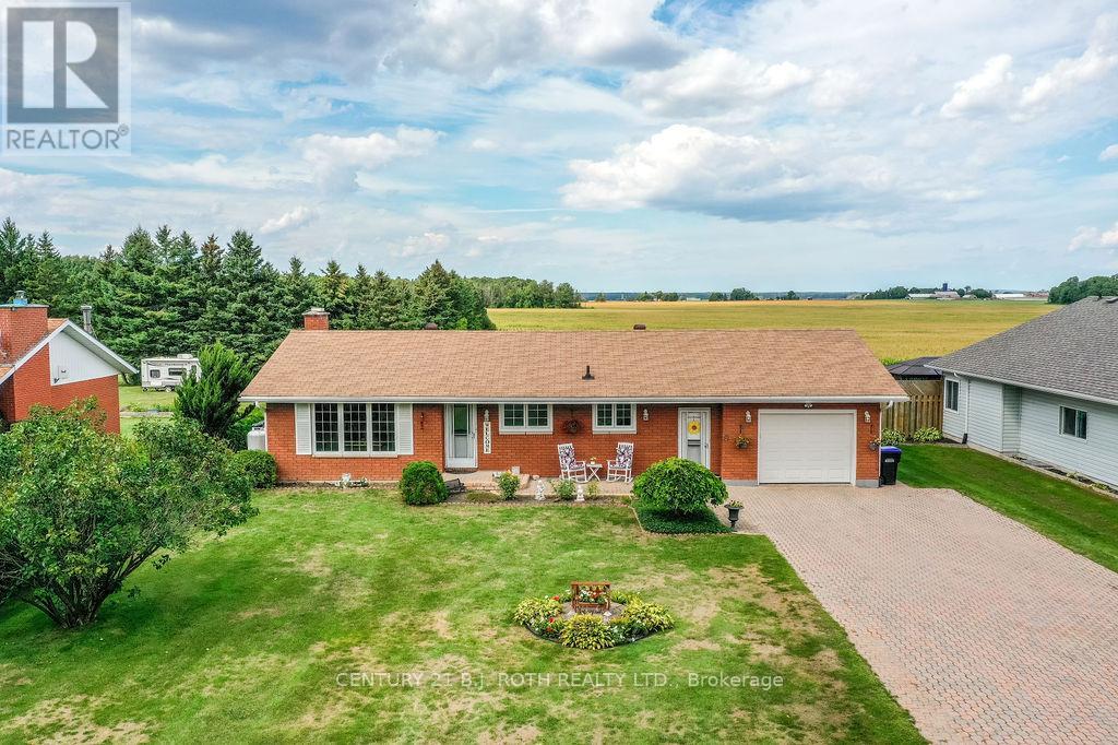 1452 County 92 Rd, Springwater, ON L0L 1P0