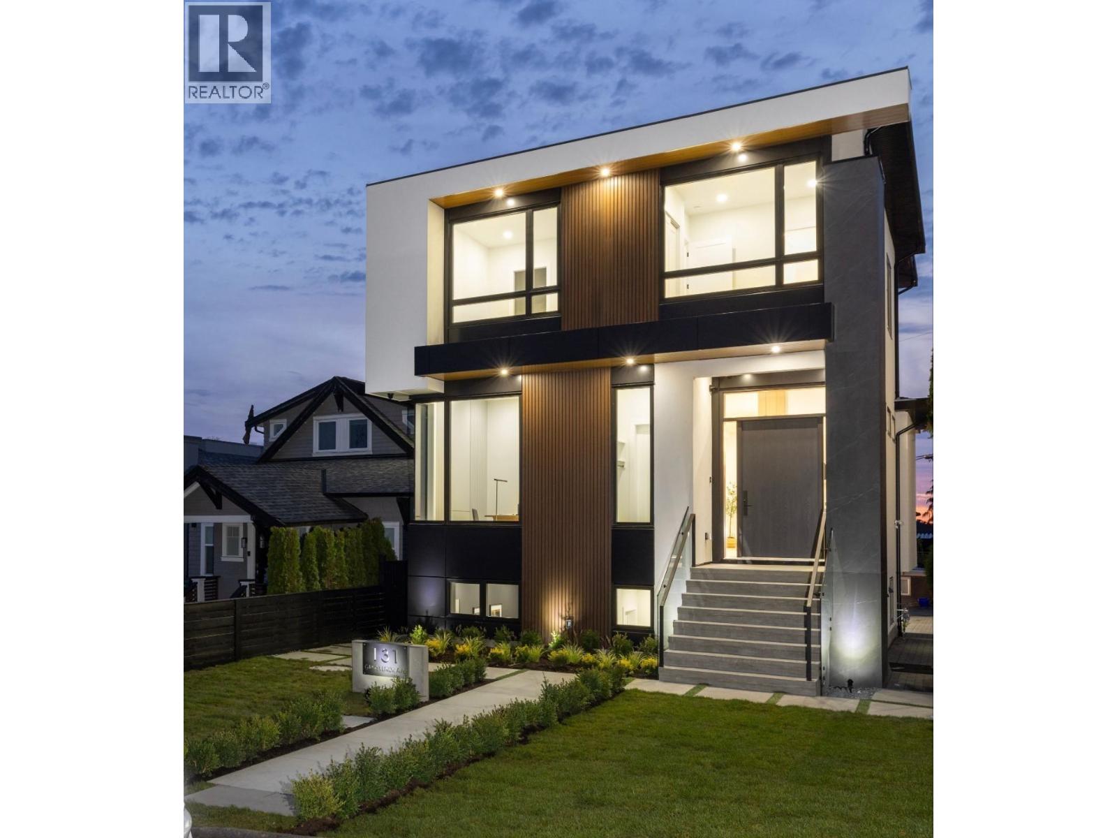 131 Grosvenor Ave, Burnaby, BC V5B 3N7