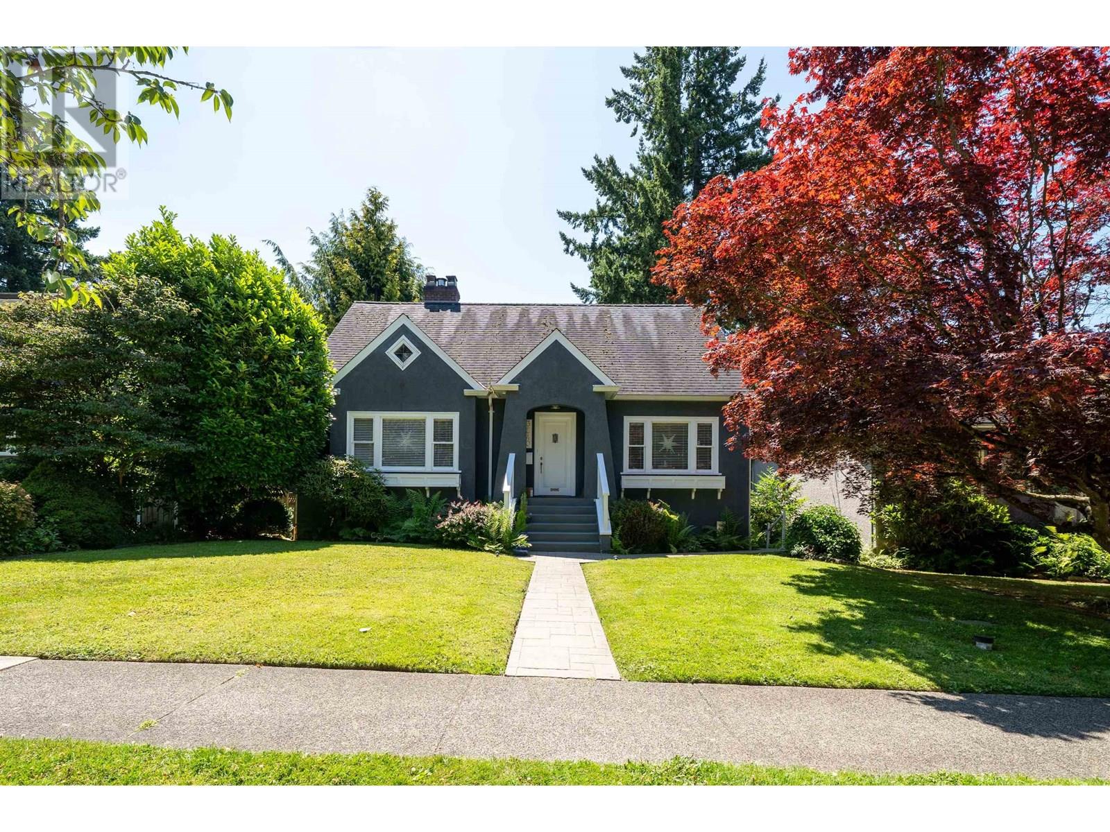 3540 W 37th Ave, Vancouver, BC V6N 2V8