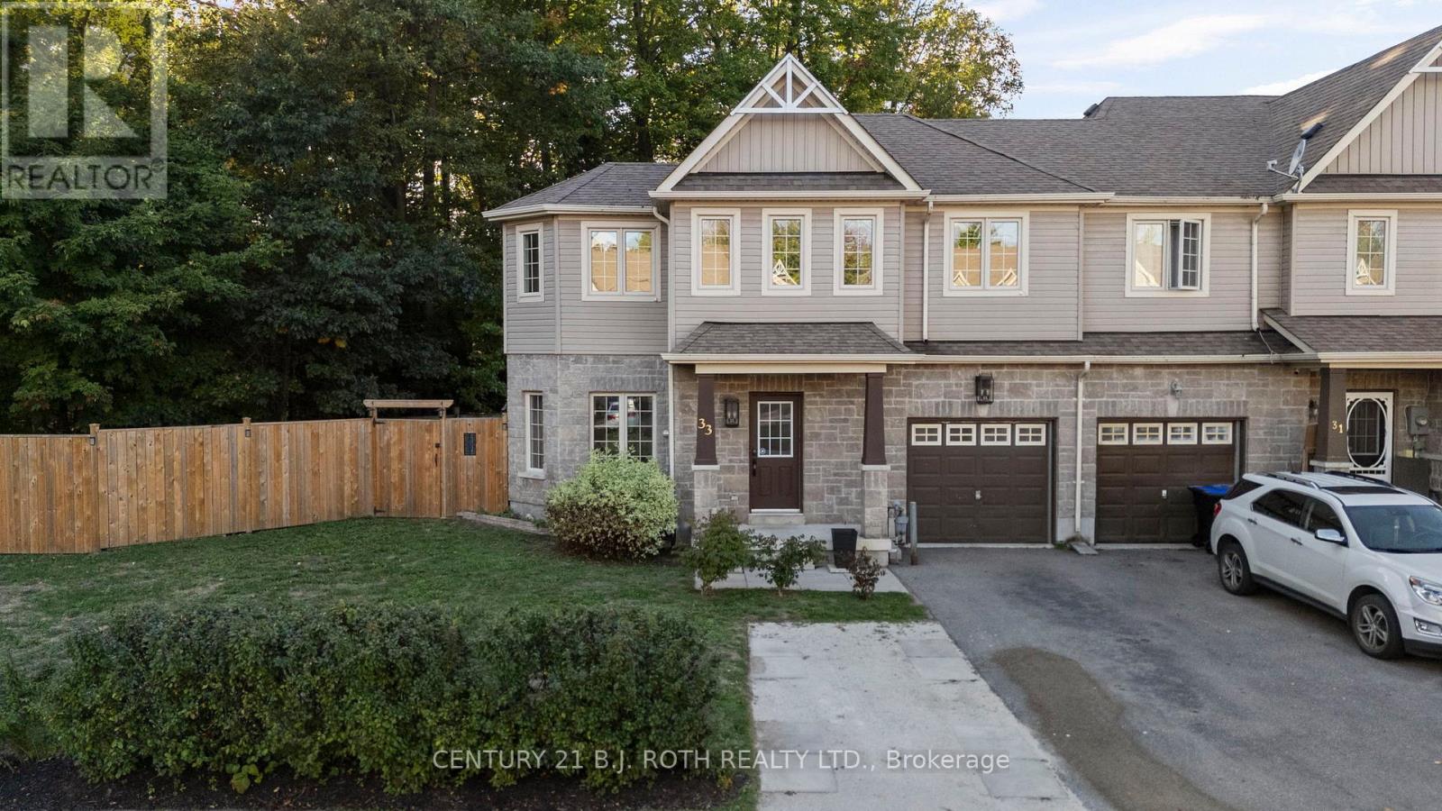 33 Arcadia Rd, Wasaga Beach, ON L9Z 3C7