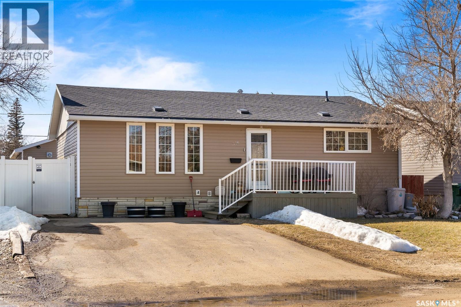 316 Elder St, Pense, SK S0G 3W0