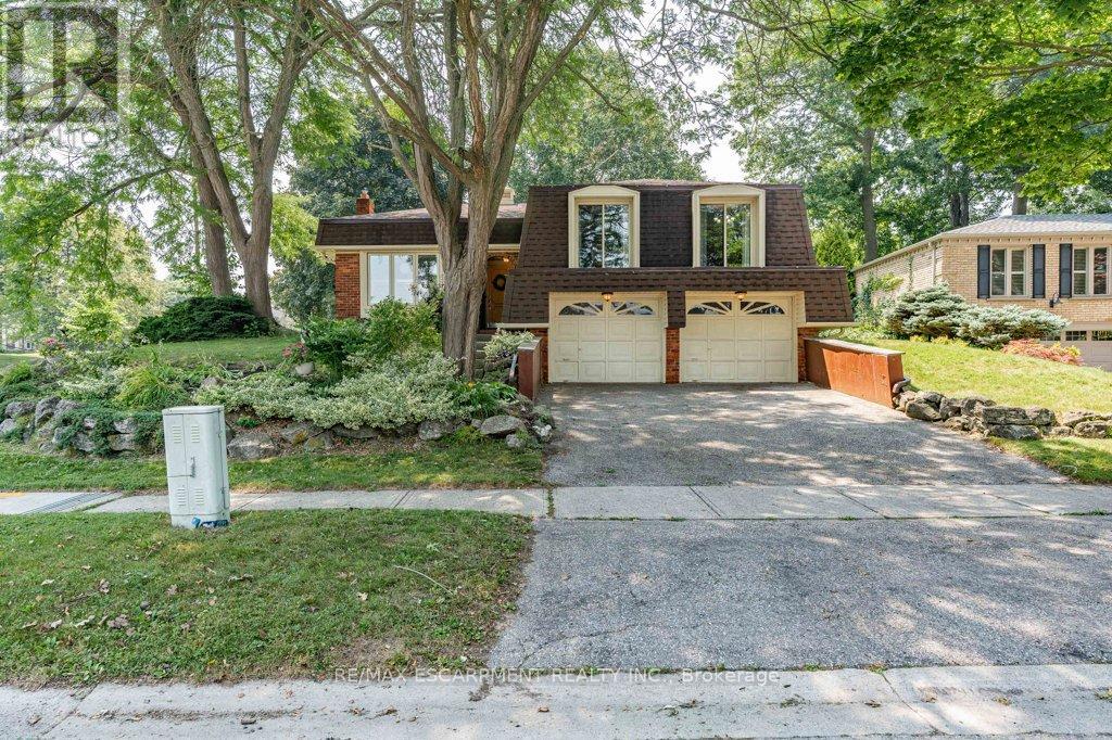 44 Cedarland Dr, Brantford, ON N3R 6N7