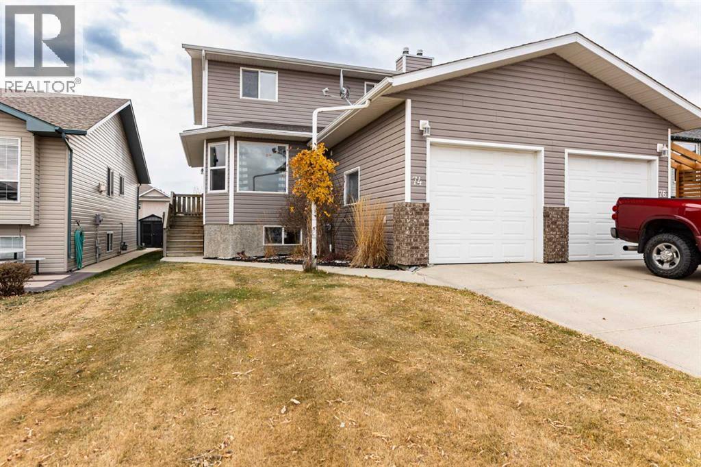 74 Elana Cres, Lacombe, AB T4L 2L2