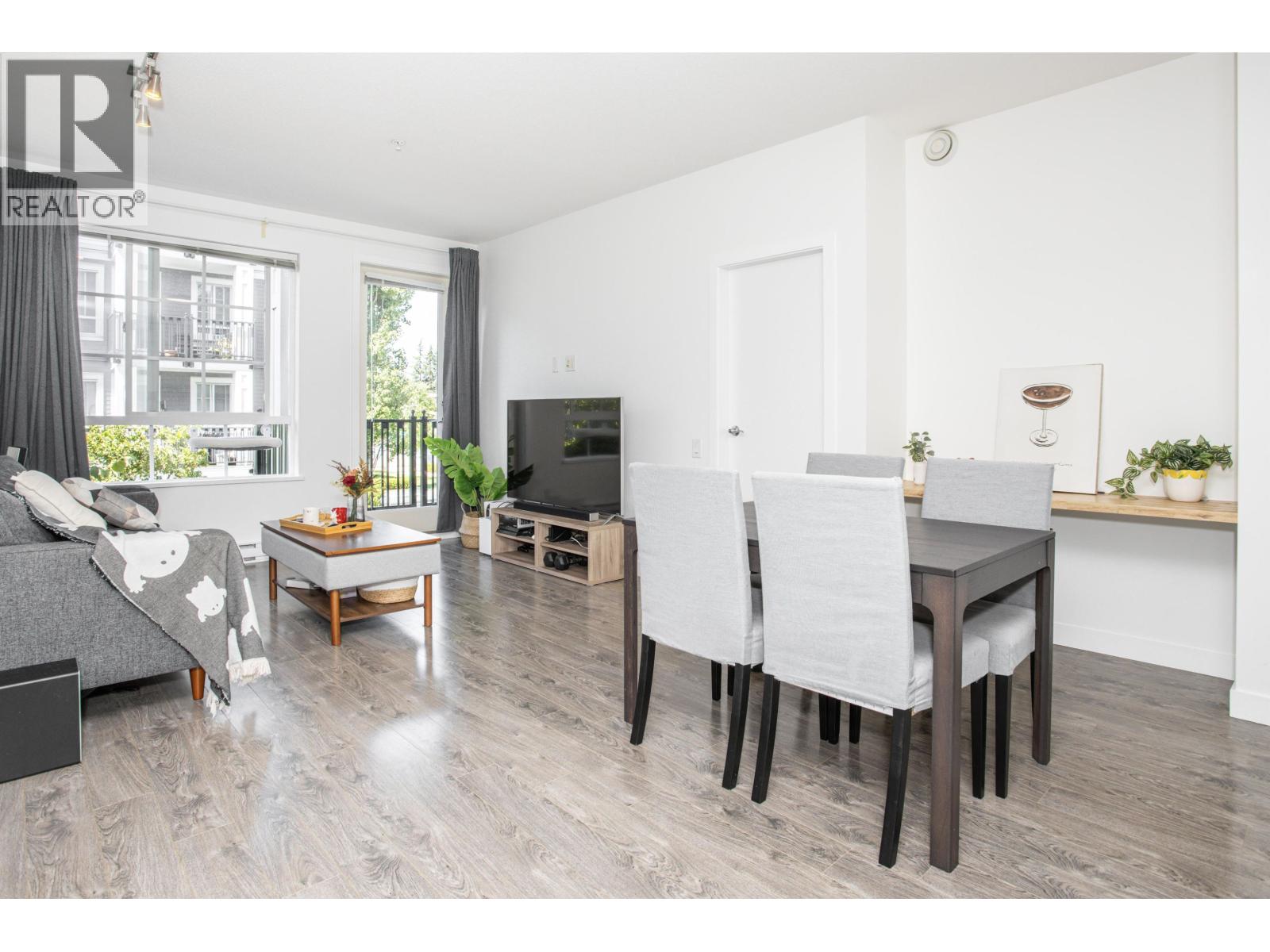 553 Foster Avenue Unit 207, Coquitlam, BC V3J 0B5