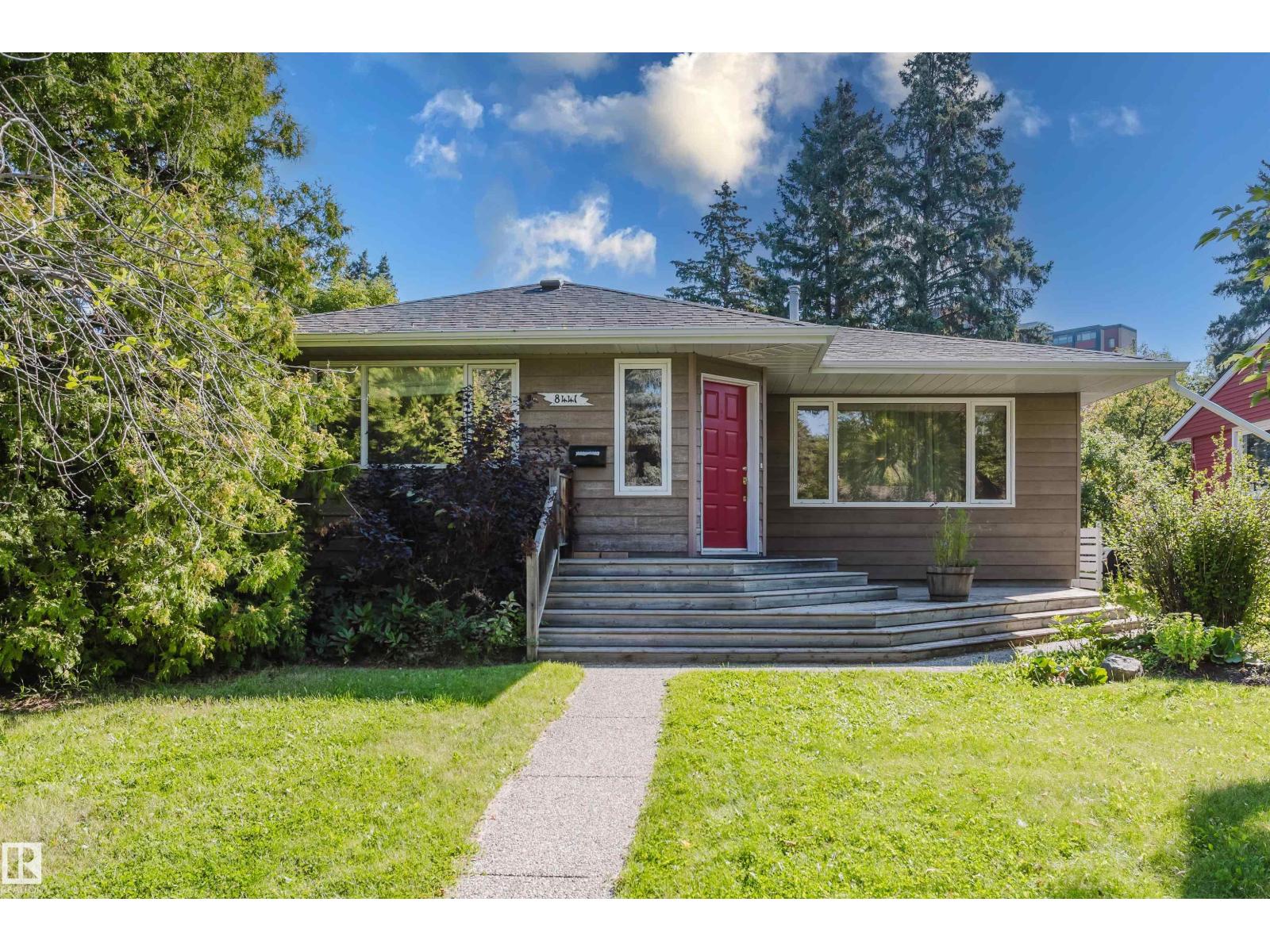 118 St Nw Unit 8441, Edmonton, AB T6G 1T2