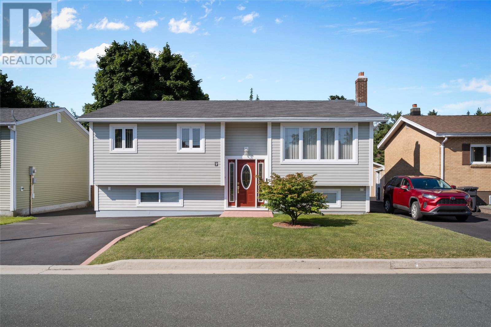 7 Hann Pl, Mount Pearl, NL A1N 2N3