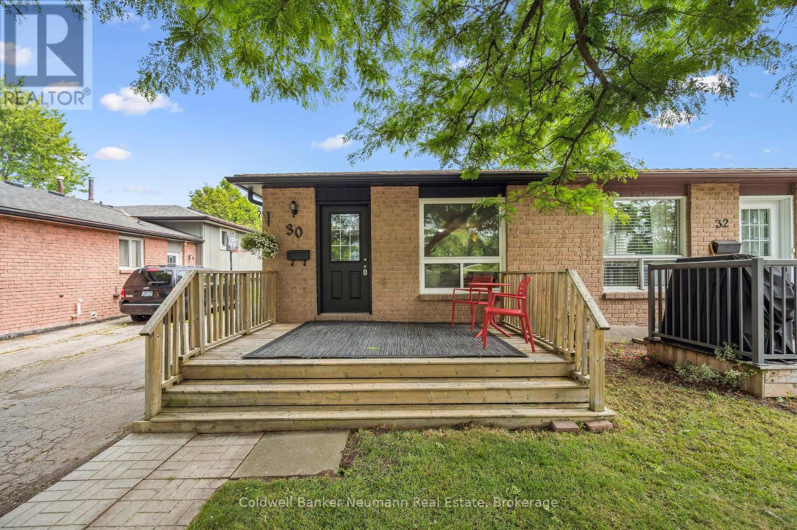 30 Mason Ct, Guelph, ON N1G 2L4
