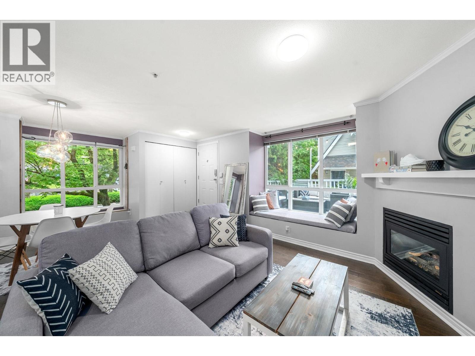 995 Lynn Valley Road Unit 3, North Vancouver, BC V7J 1Z6