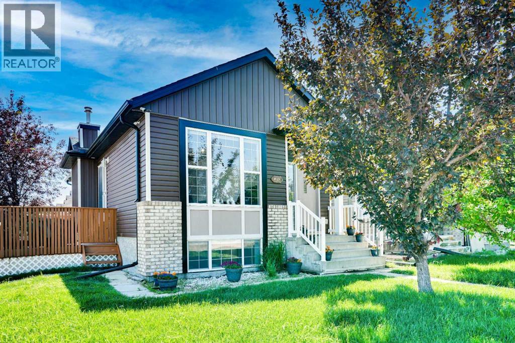 1092 Martindale Blvd NE, Calgary, AB T3J 4A2