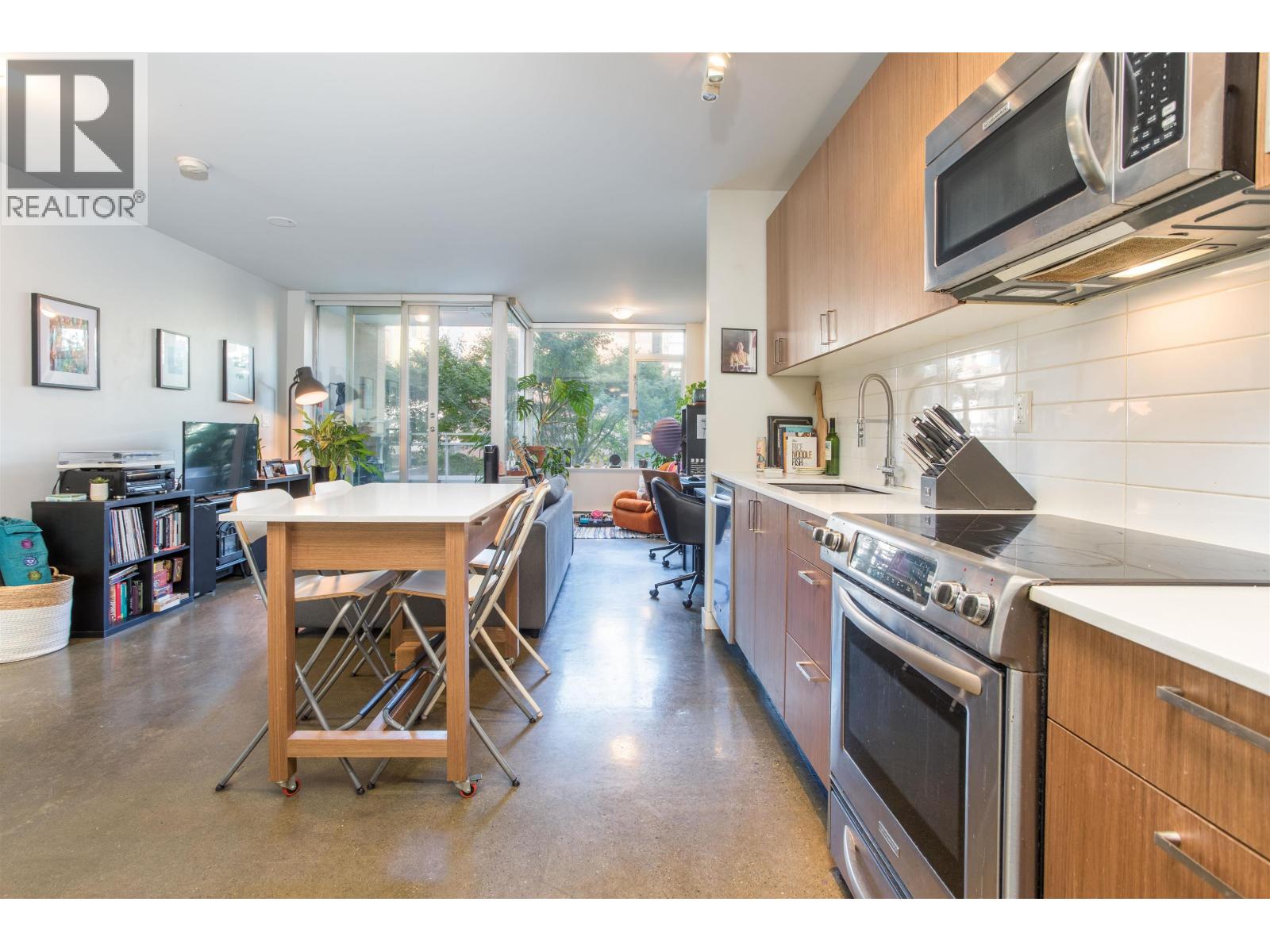 221 Union Street Unit 310, Vancouver, BC V6A 0B4