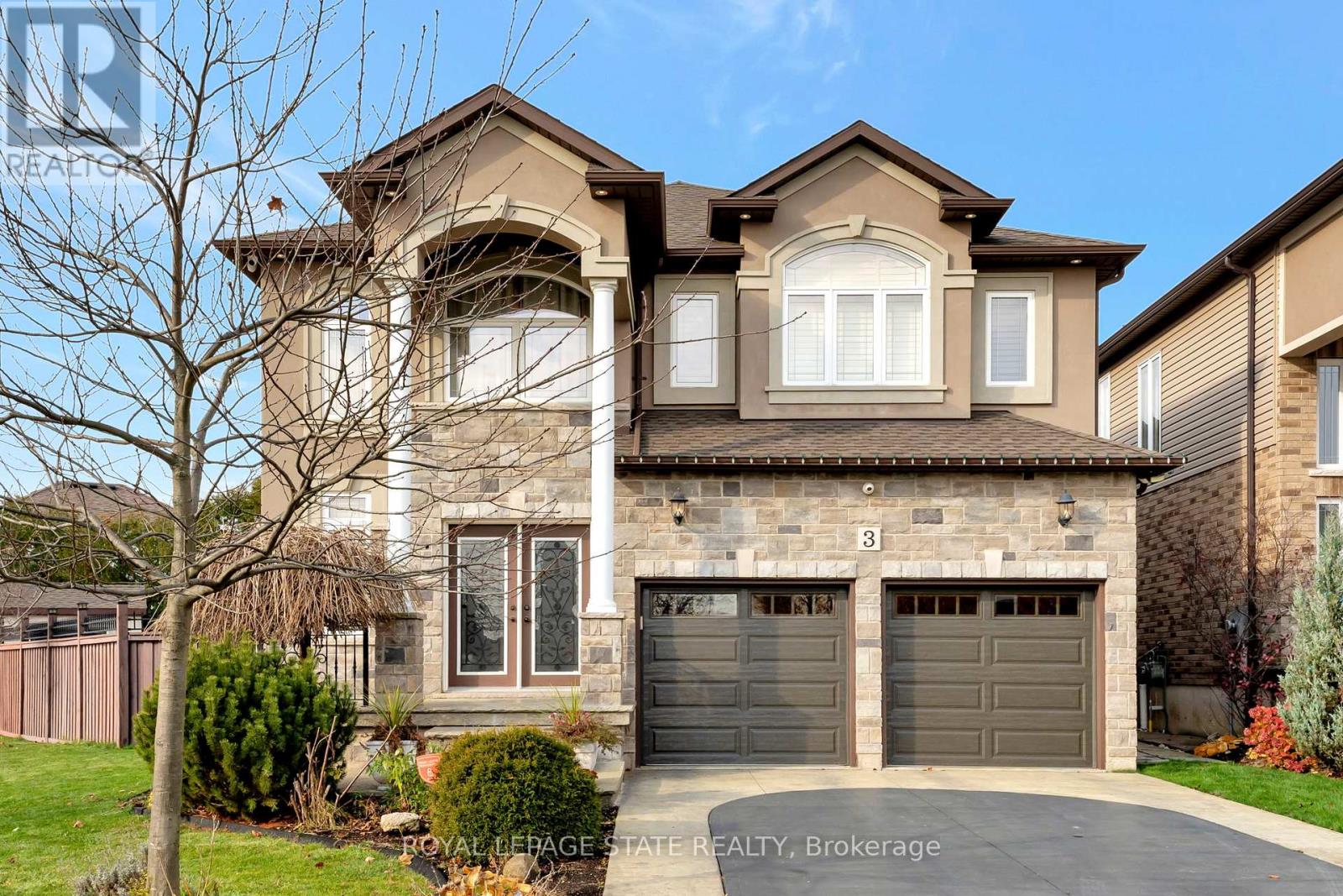 3 Rianna Ct, Hamilton, ON L9B 0G3