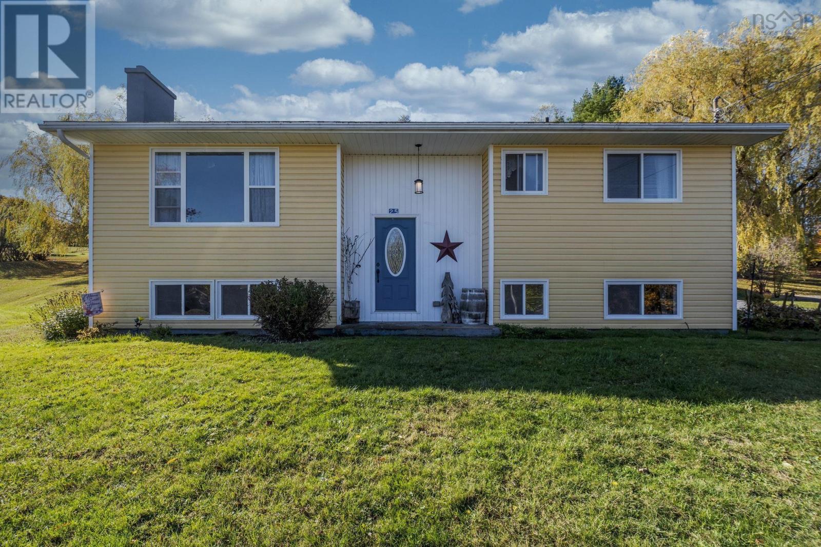 25 Maple Ave, Hantsport, NS B0P 1P0