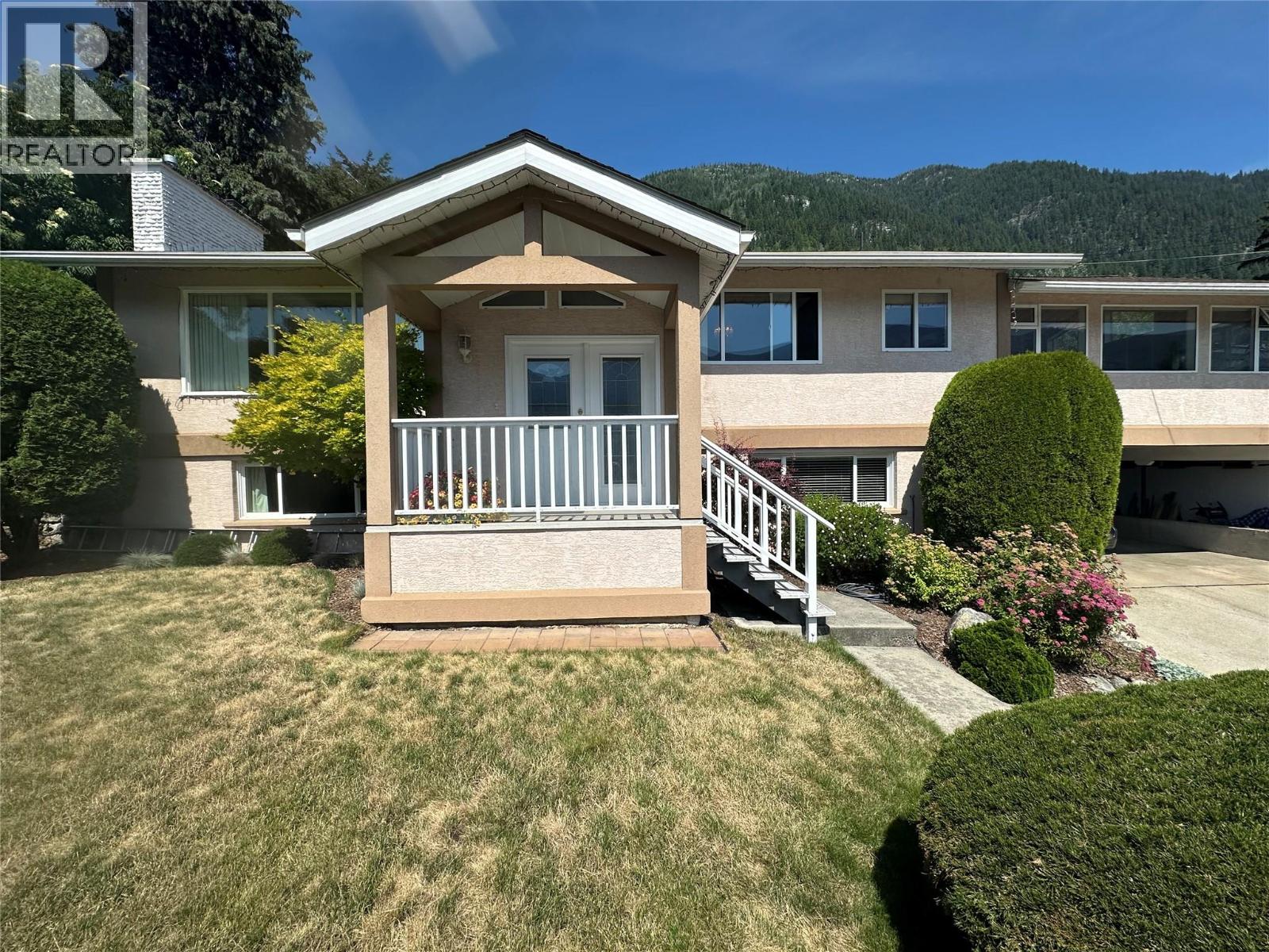649 Johnstone Rd, Nelson, BC V1L 6H8