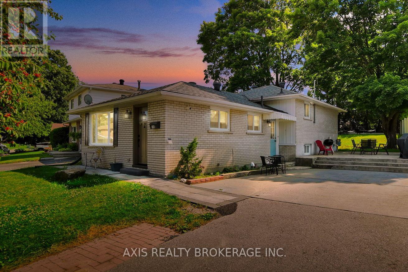 146 Woodland Dr, Midland, ON L4R 4E3