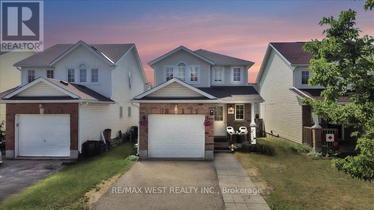 55 Dahlia St, Kitchener, ON N2E 3Y7
