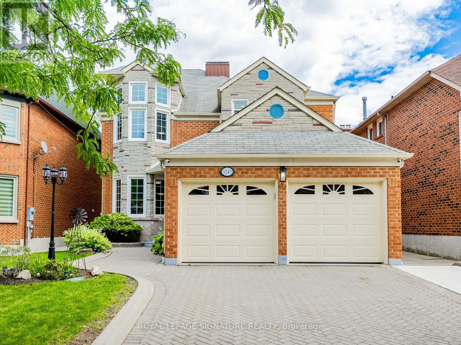 5245 Champlain Trl, Mississauga Hurontario, ON L5R 2Z2