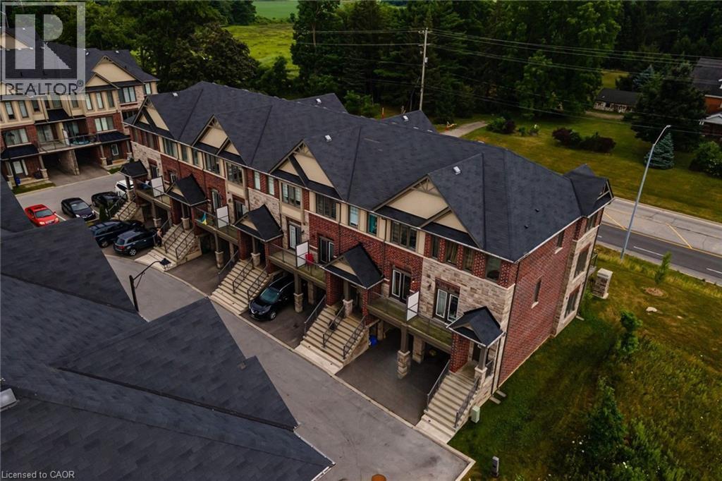13 Pringle Ln, Hamilton, ON L9G 0H2