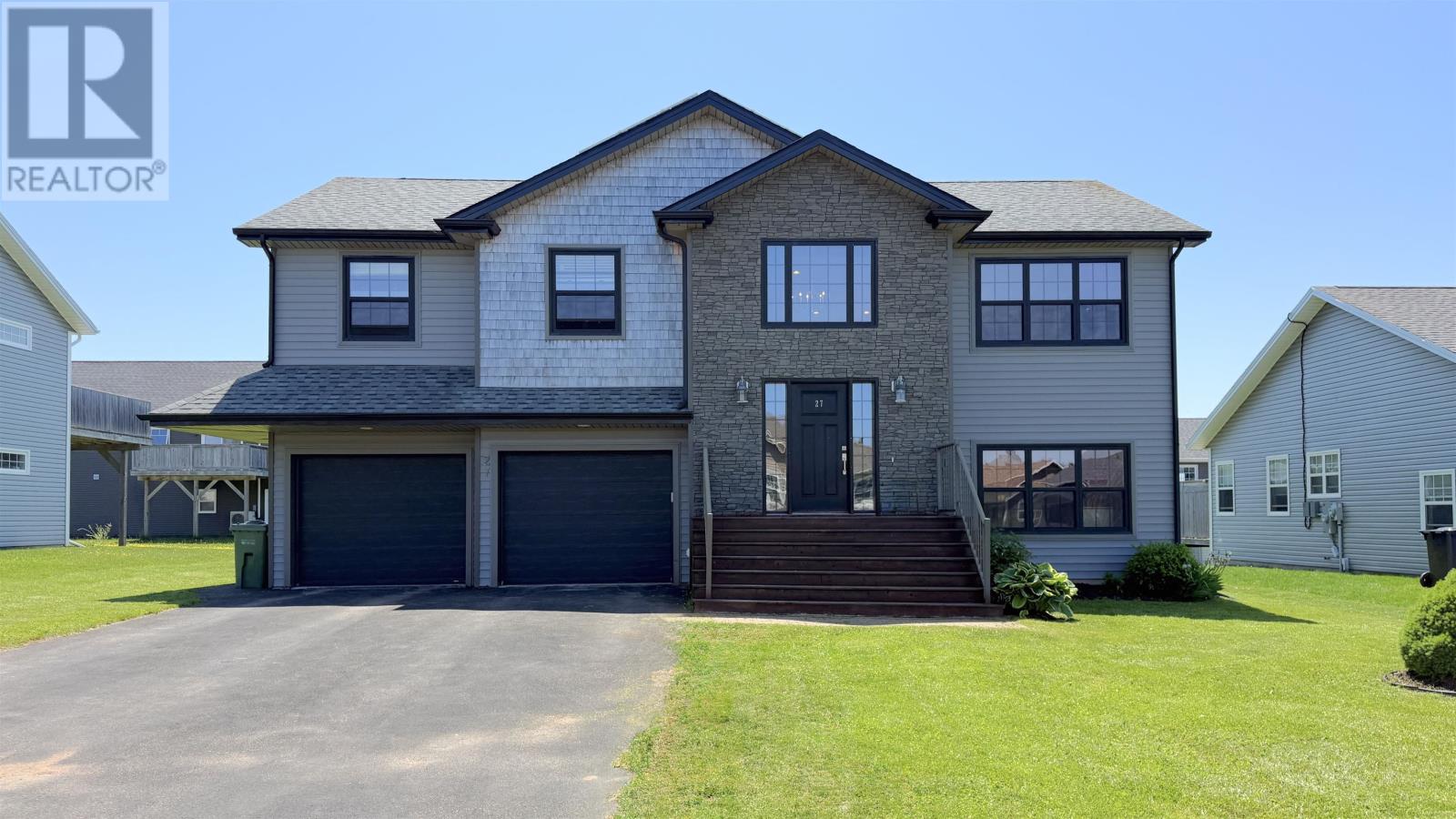 27 Chancellor St, Charlottetown, PE C1E 0G1