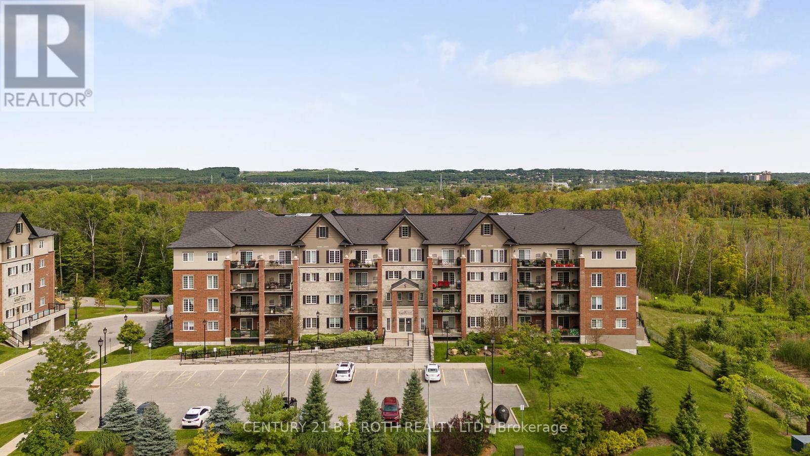 304 5 Greenwich St, Barrie, ON L4N 7Y8