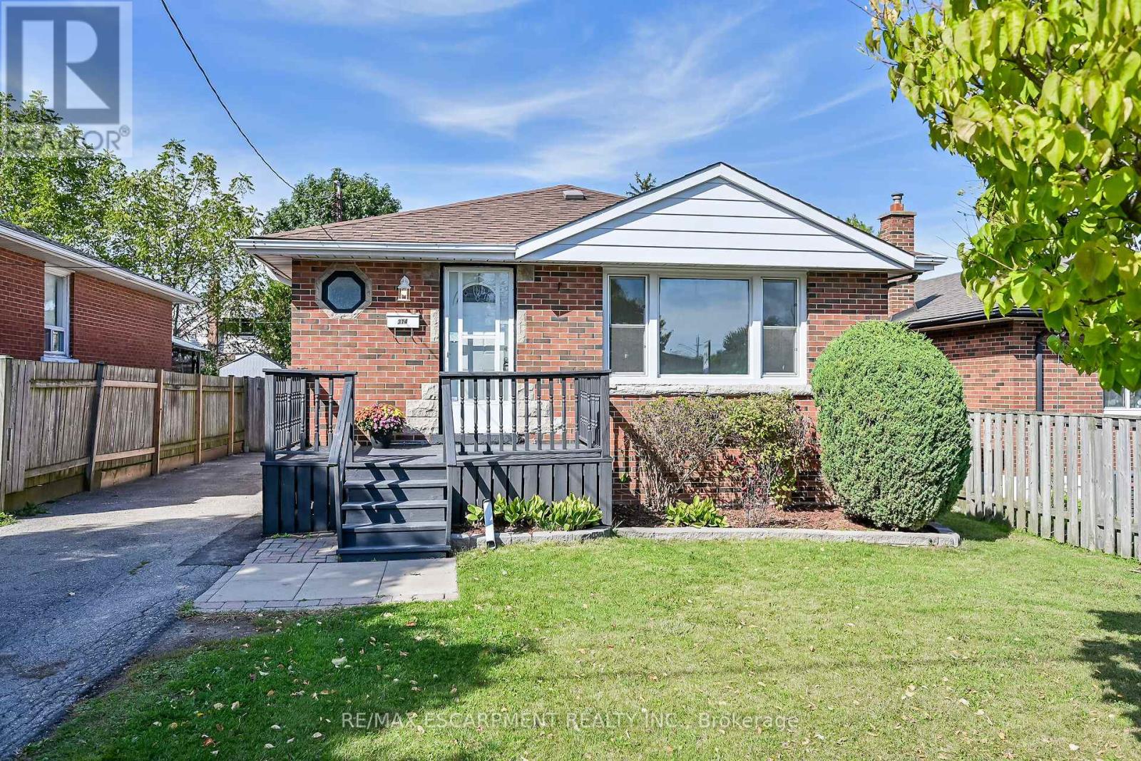 314 E 16th St, Hamilton, ON L9A 4J9
