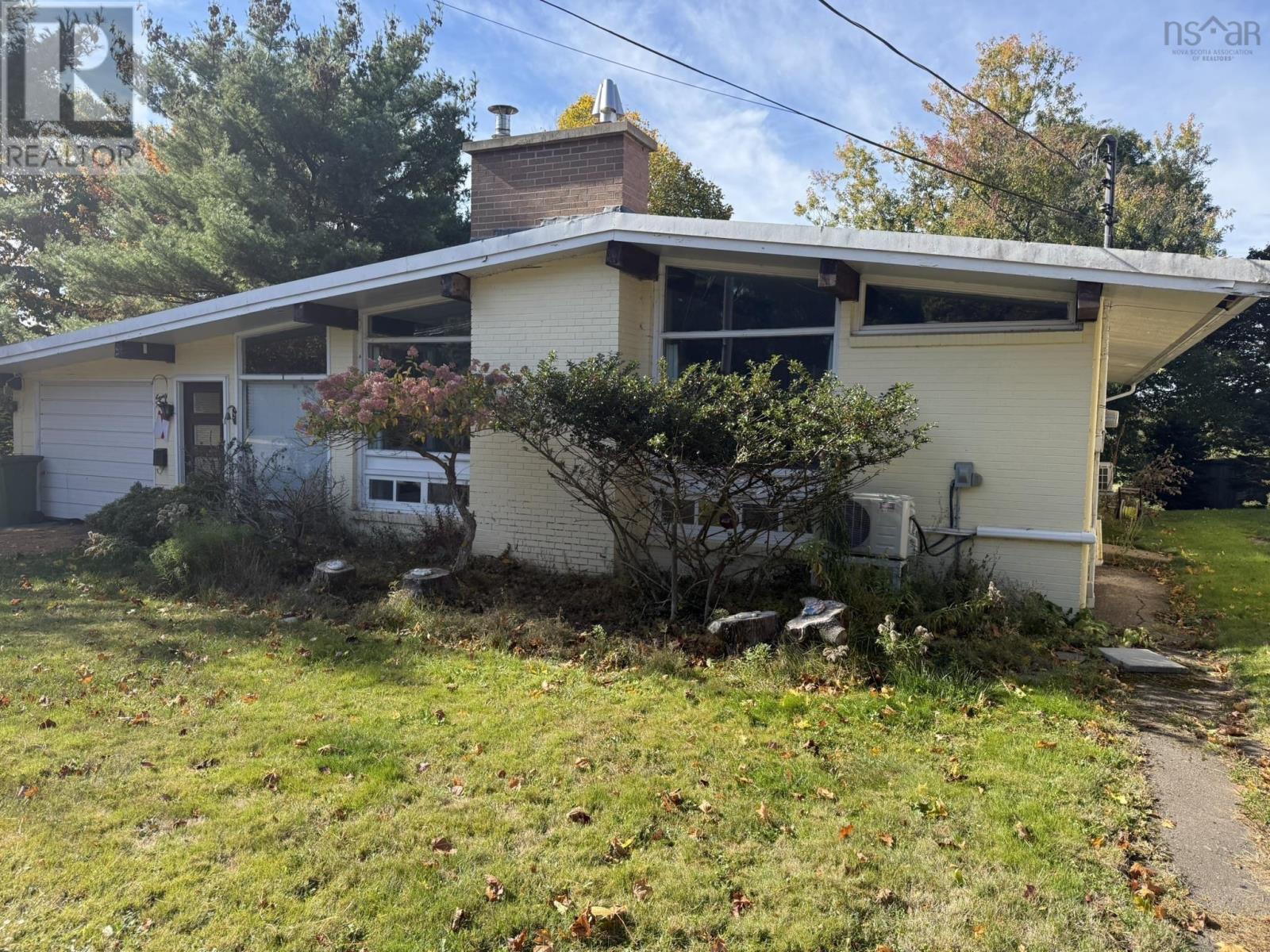 84 Roosevelt Ave, Truro, NS B2N 1B6