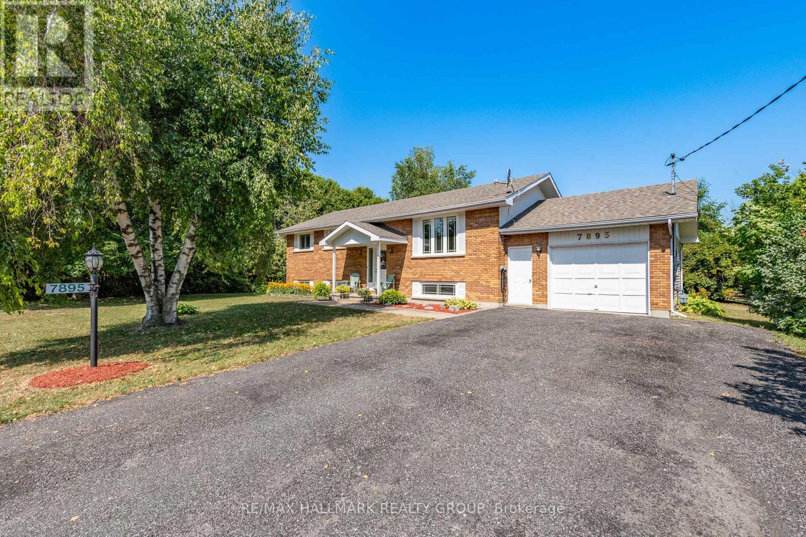 7895 Popham St, Ottawa, ON K0A 3J0