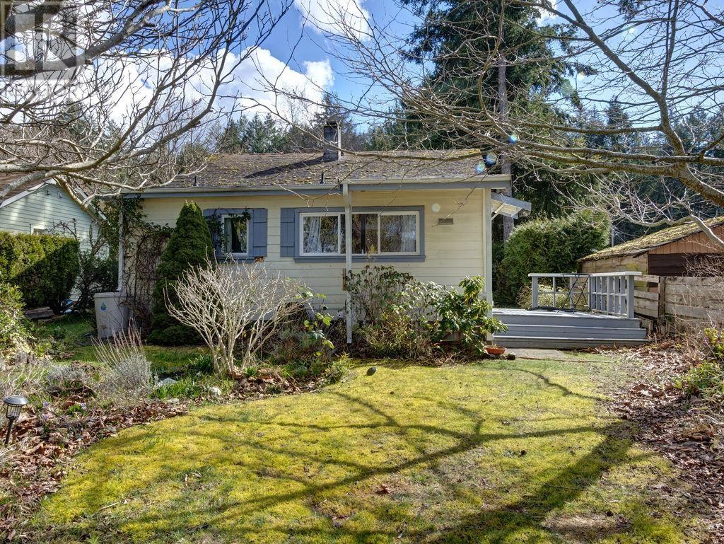 6003 Sechelt Inlet Rd, Sechelt, BC V7Z 0G1