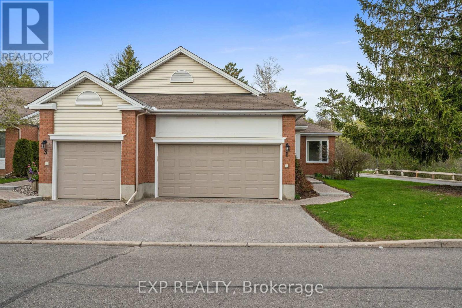 1 Heather Glen Ct, Ottawa, ON K2S 1L4