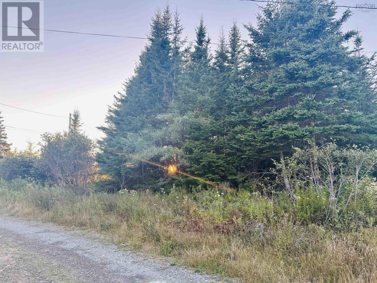 28 Flat Point Rd, Clam Harbour, NS B0Y 1Y0