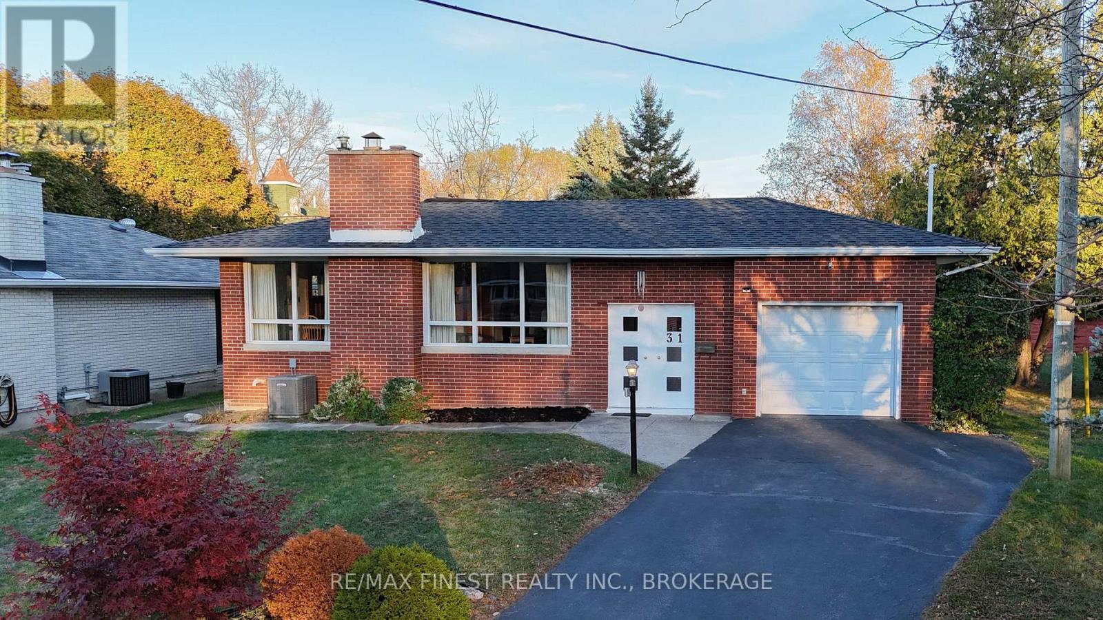 31 Florence St, Kingston, ON K7M 1Y5