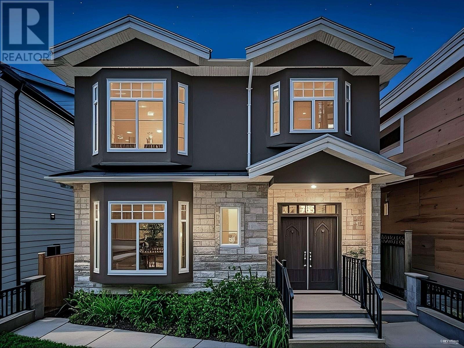 765 Skeena St, Vancouver, BC V5K 4P4