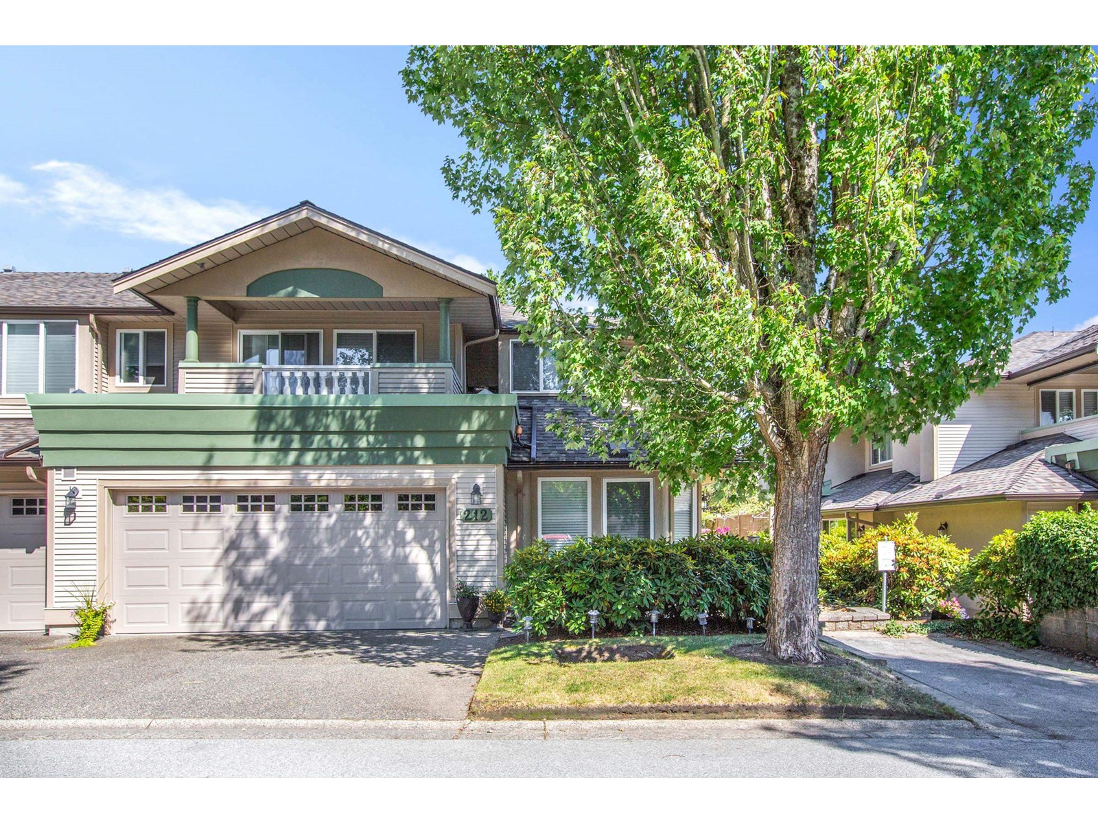 13888 70 Avenue Unit 212, Surrey, BC V3W 0R8