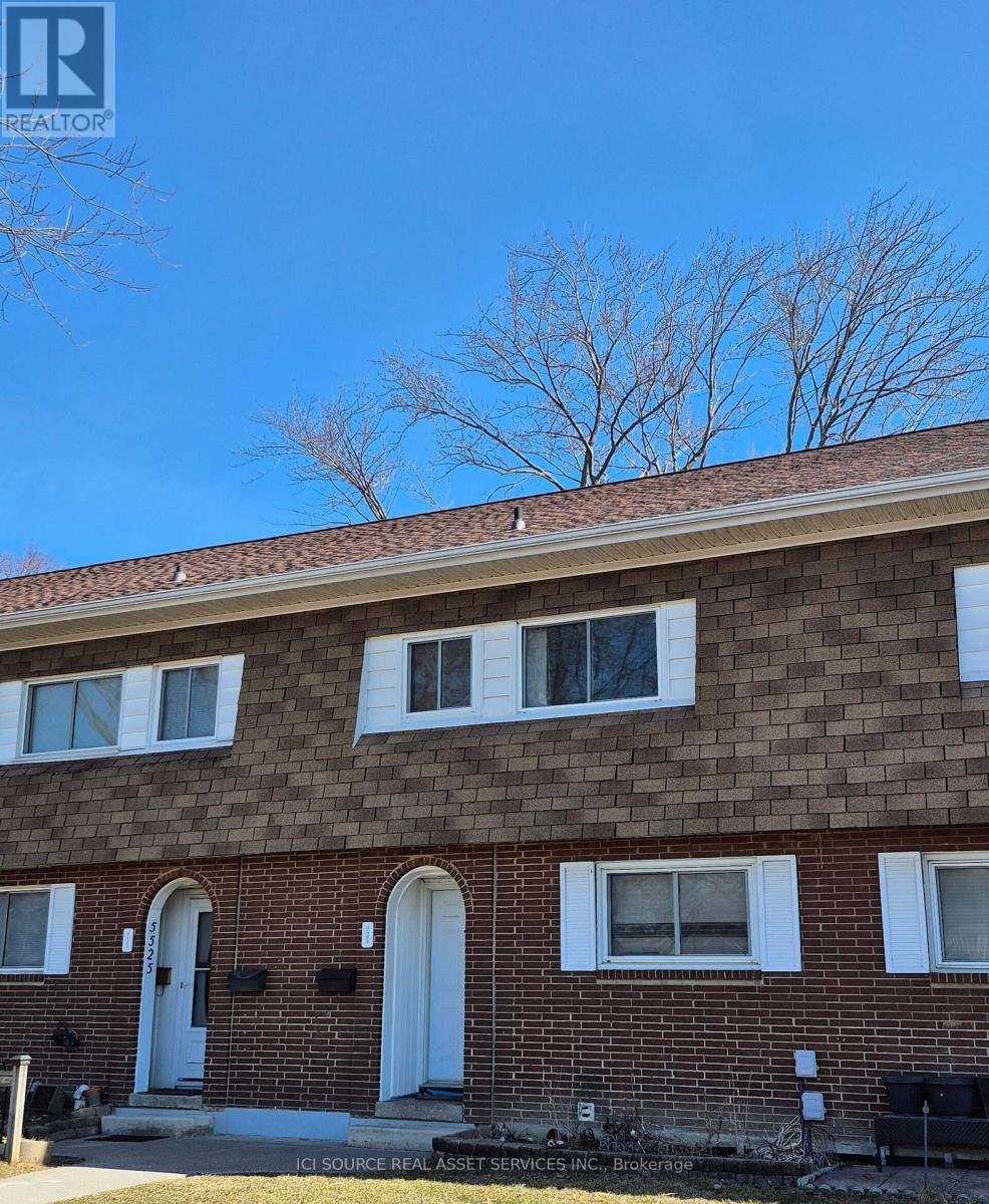 5523 Coronation Ave, Windsor, ON N8T 1B2