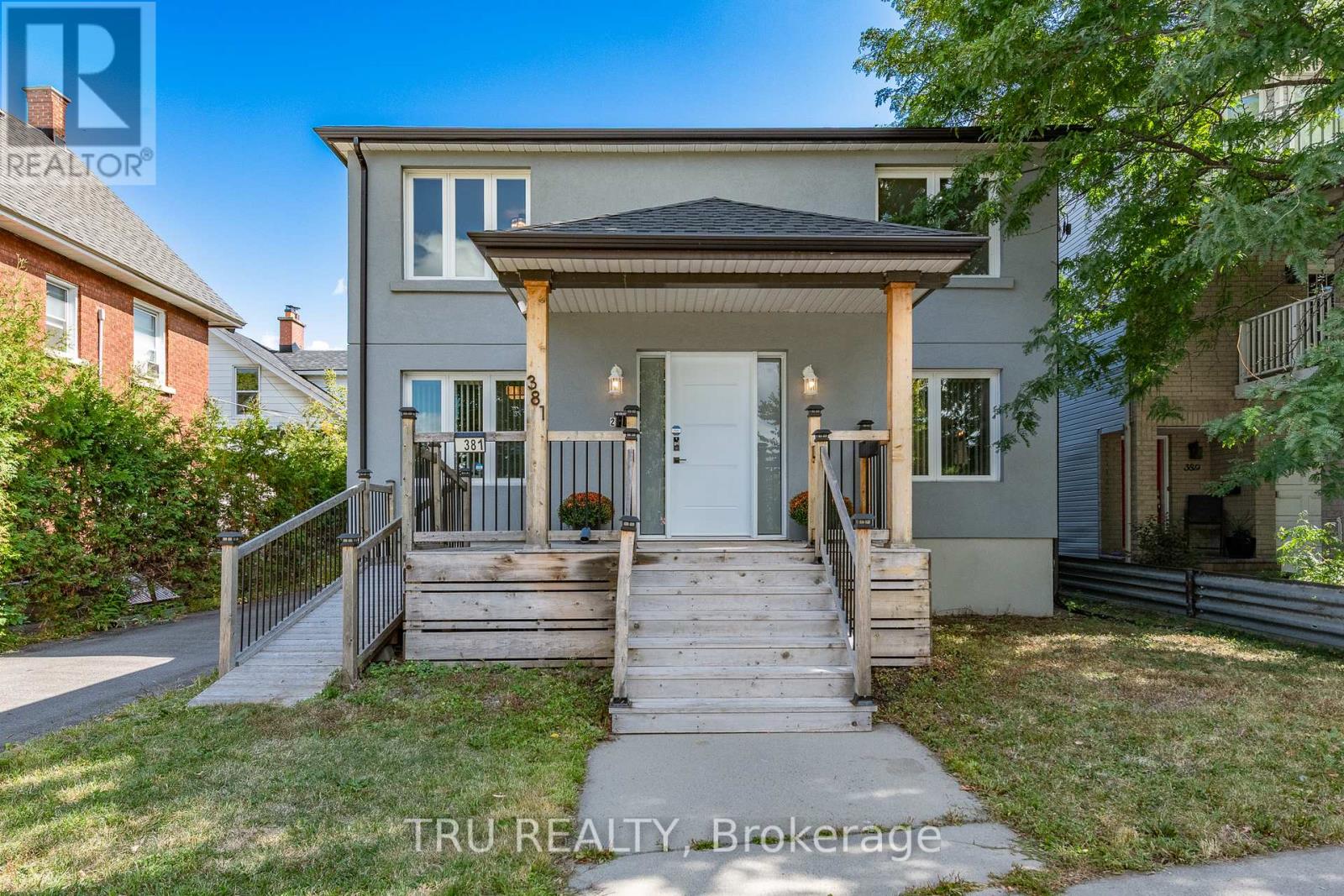 381 N River Rd, Ottawa, ON K1L 8C3