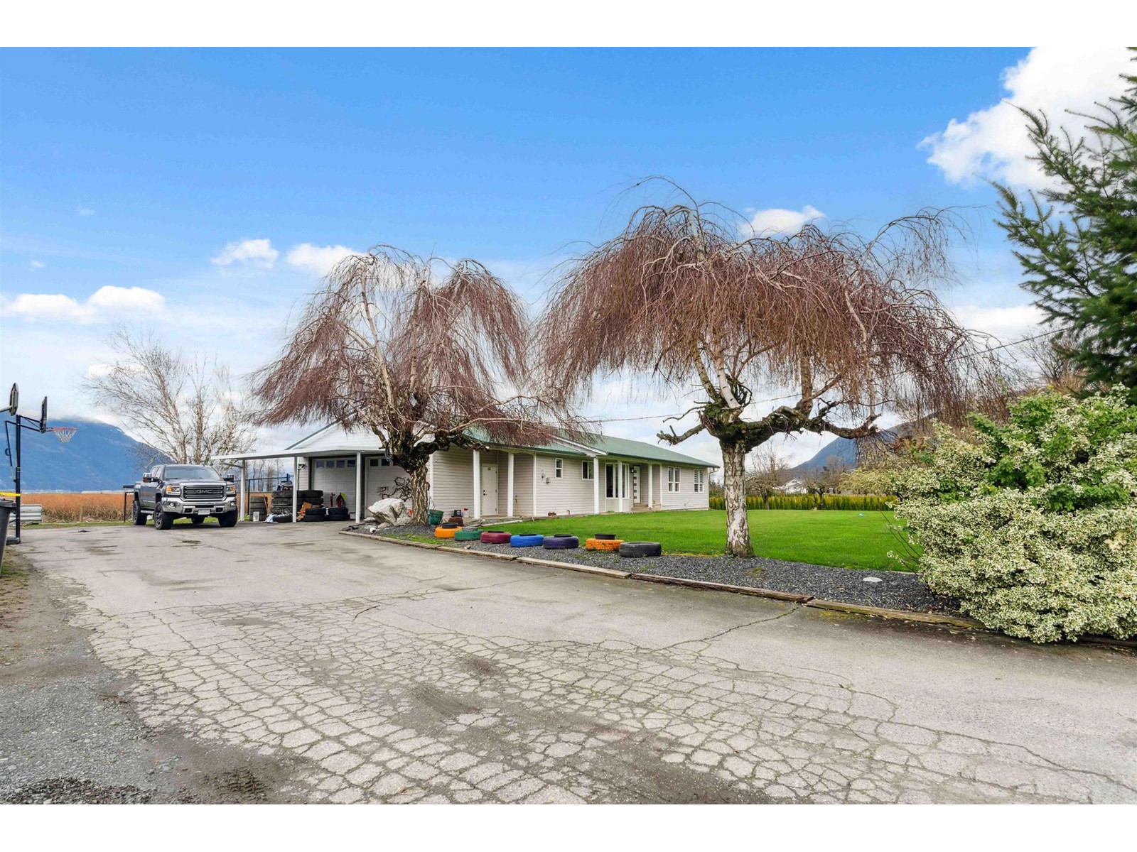1885 Marion Rd, Abbotsford, BC V3G 2J5