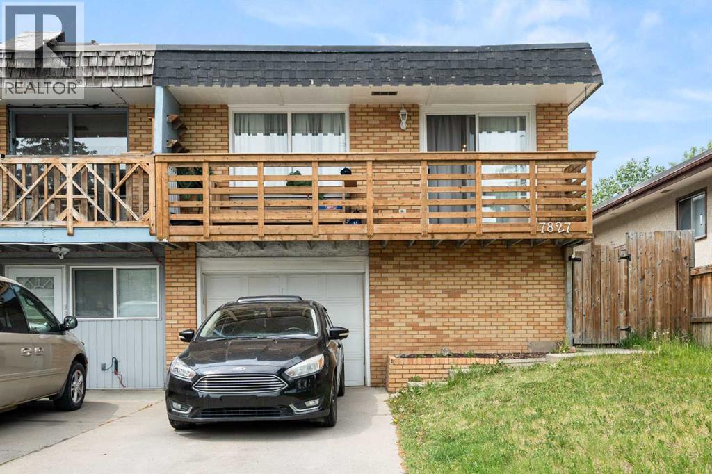 7827 Hunterquay Rd NW, Calgary, AB T2K 4T8